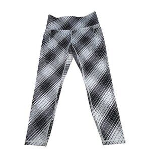 Athleta Salutation Tight Leggings Large Stash Pocket Black & White Plaid Stretch